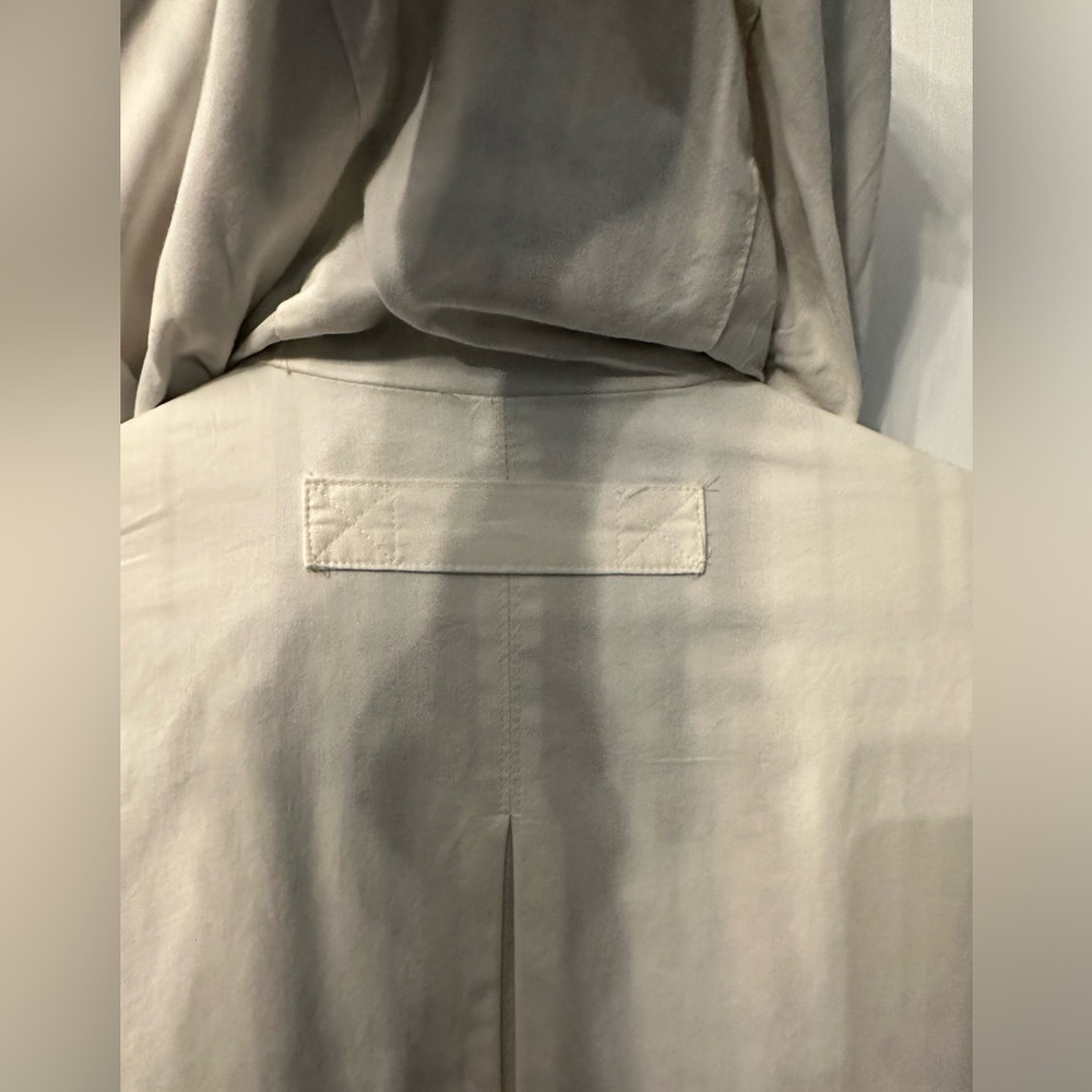 Burberry White Raincoat/Windbreaker with Hood - Size M - Picture 11 of 15